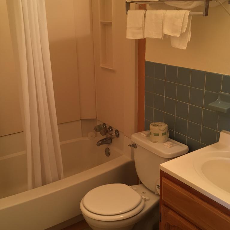 Macthrift Motor Inn Virginia Beach Extérieur photo